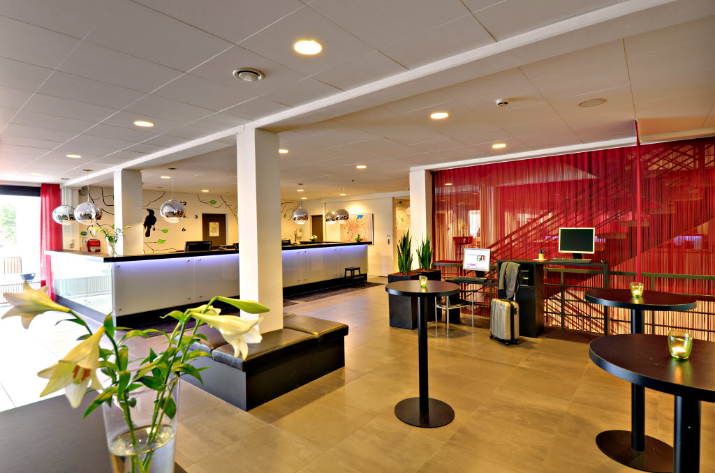 Copyright: Holger Fell/ PanobyteInternational Scandic Odense, lobby